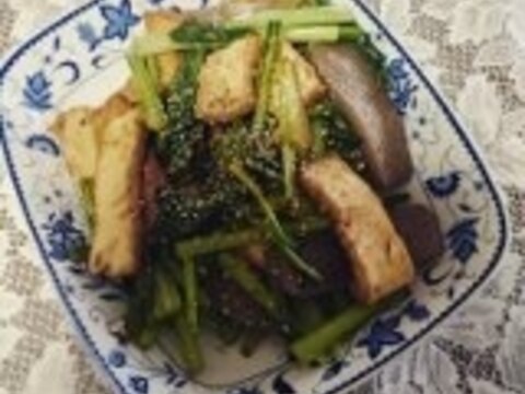 ダイエットに、厚揚げとコンニャクと小松菜の炒め物